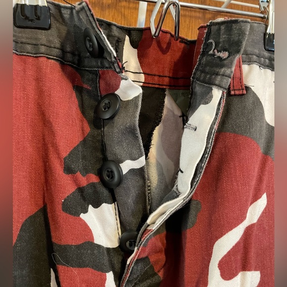 Red camo pants - Picture 2 of 4